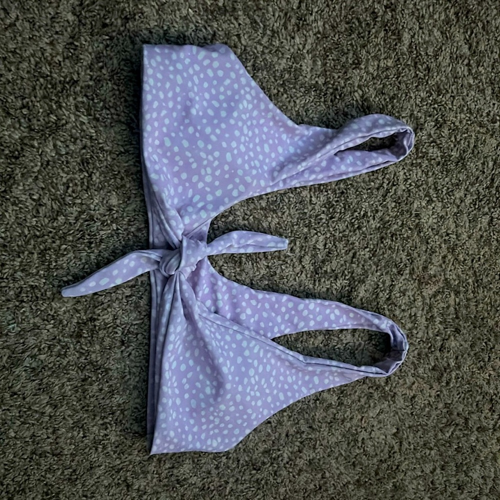 Bikini - Picture 4 of 5